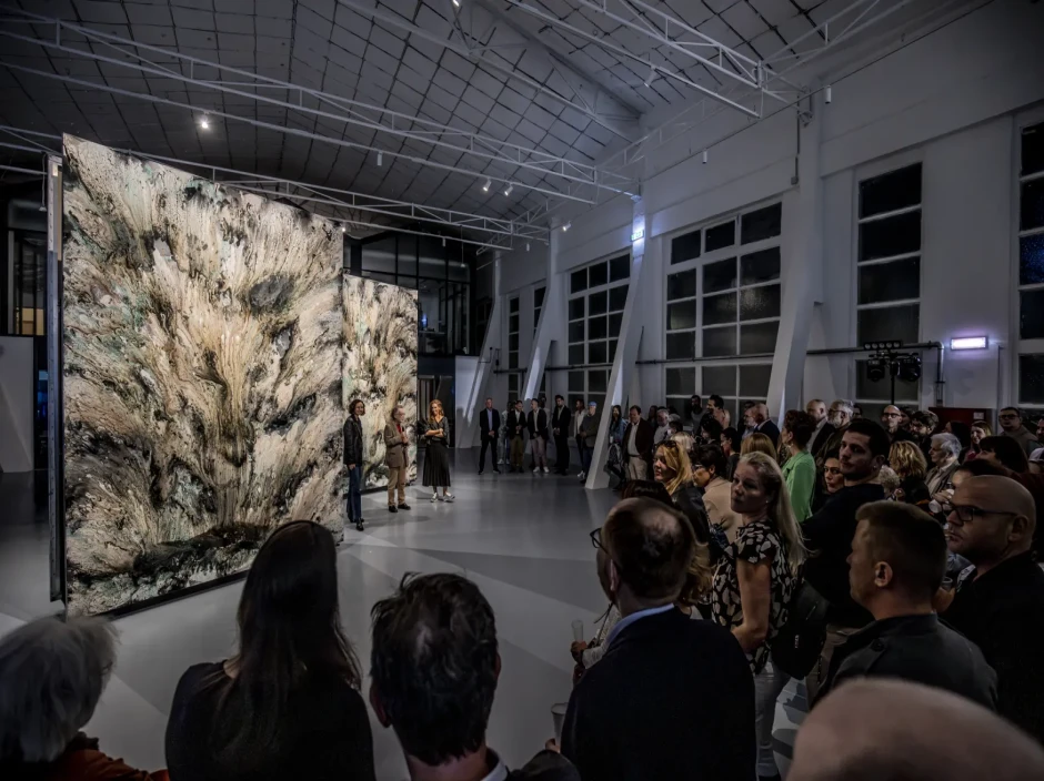 KAHAN ART SPACE BUDA — exhibition space lighting